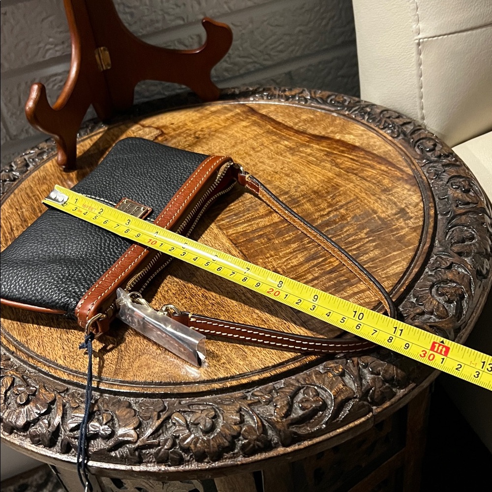 Dooney & Bourke Black Wristlet Pebble Grain Leather - Picture 12 of 16